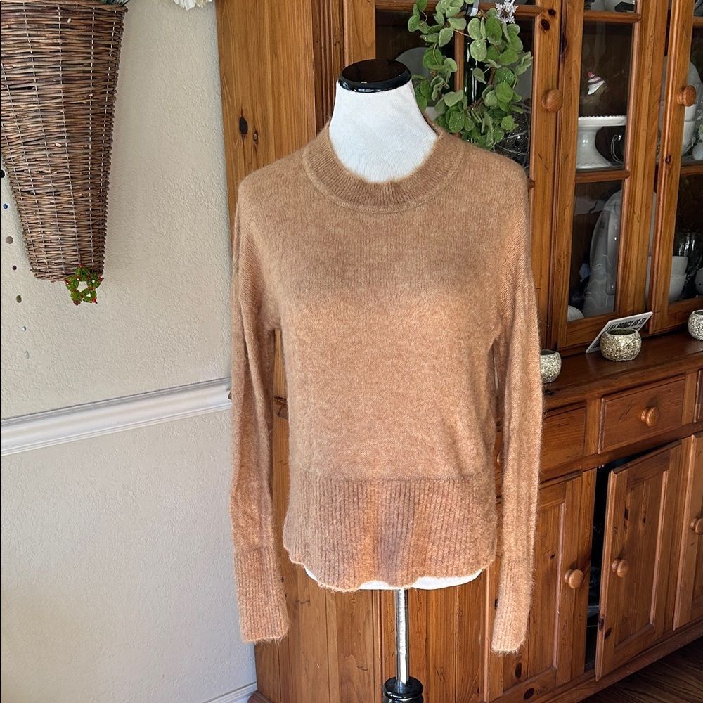 Banana Republic Italian Yarn Alpaca Blend Crewneck Camel Tan Sweater Size Small